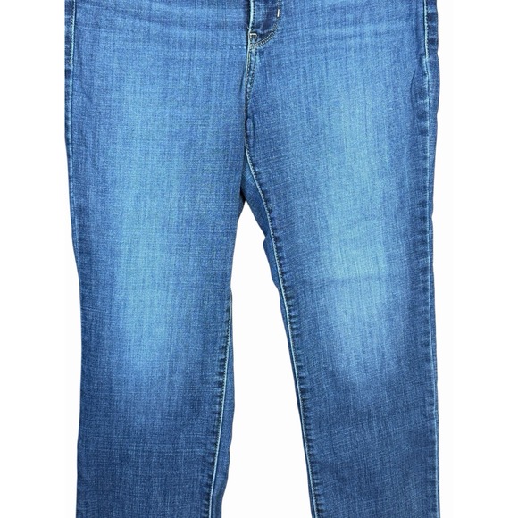 Levi's Women's 314 Shaping Straight Jeans Size 29 Blue Medium Wash #2017 - Picture 3 of 9